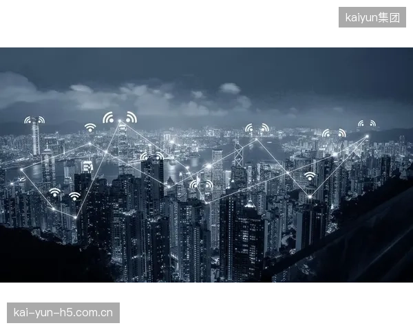 当前阶段体育服务枢纽从线下主导转向线上线下融合运营
